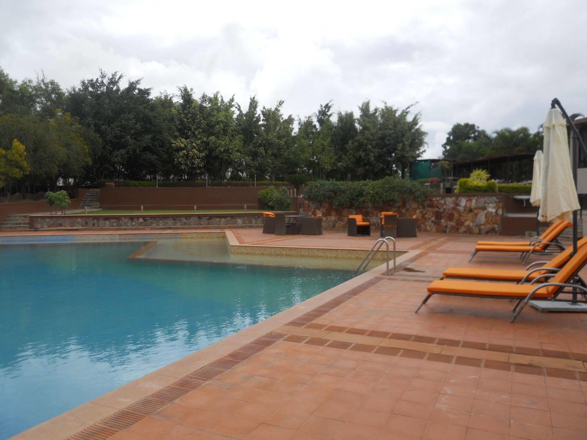 הובלי Cotton County Club And Resort מראה חיצוני תמונה