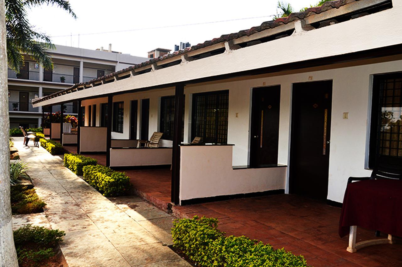 הובלי Cotton County Club And Resort מראה חיצוני תמונה