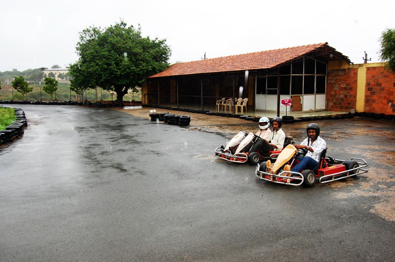 הובלי Cotton County Club And Resort מראה חיצוני תמונה