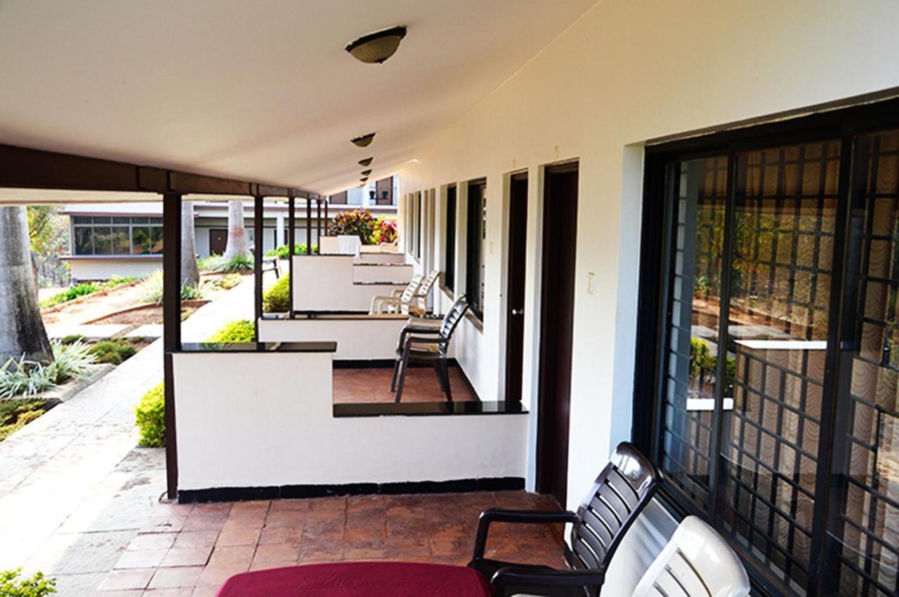 הובלי Cotton County Club And Resort מראה חיצוני תמונה